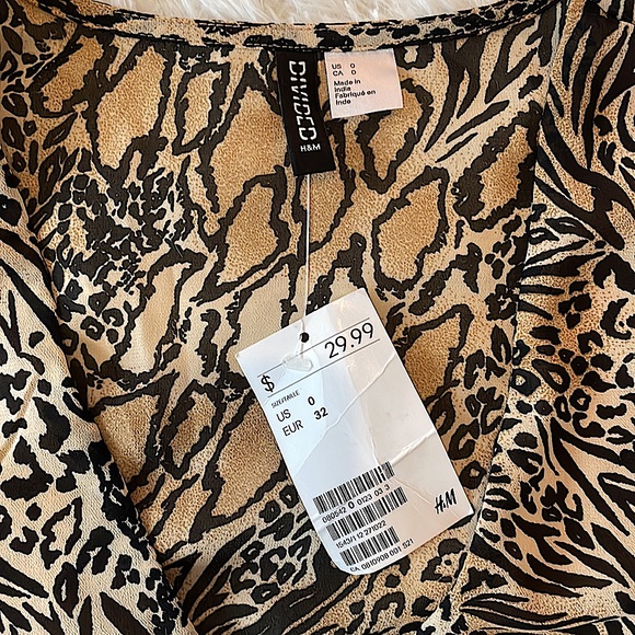 *NEW* H&M Gorgeous Blouse - Picture 3 of 4